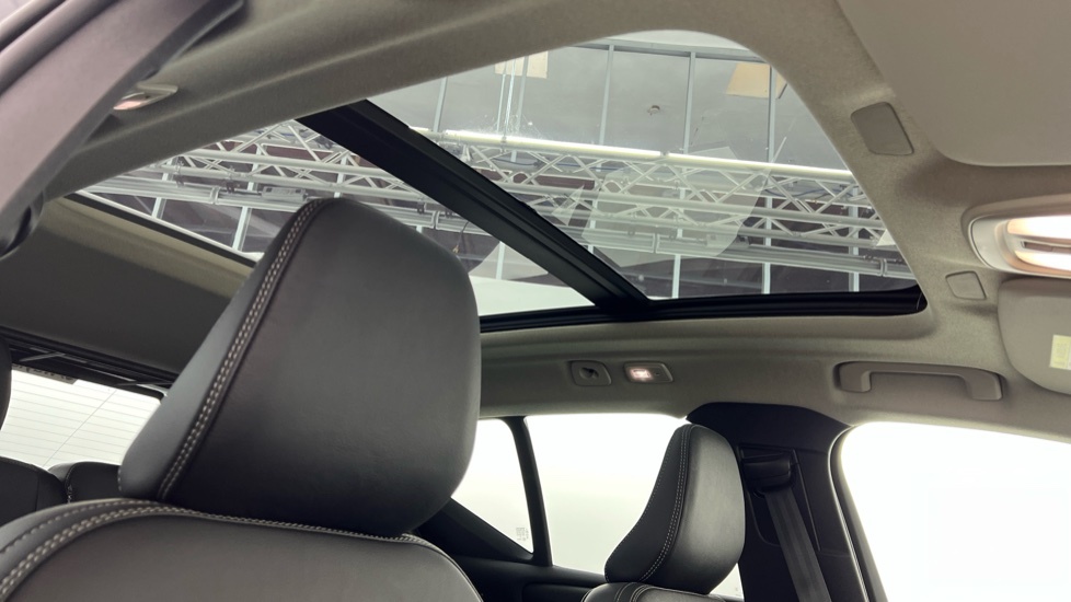 Volvo XC40 Core Black #31
