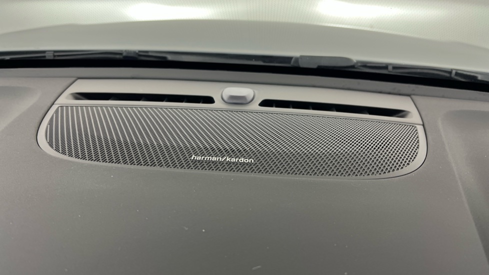 Volvo XC40 Core Black #26