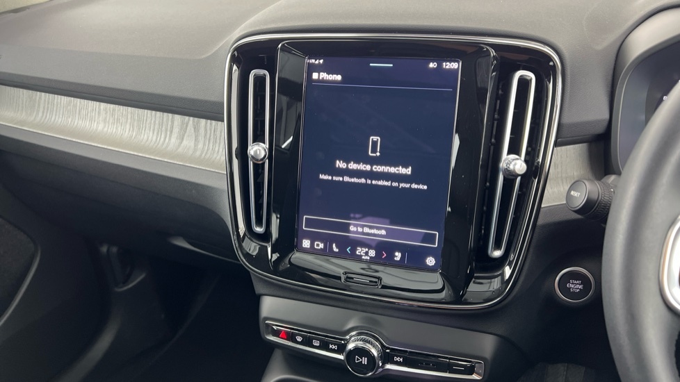 Volvo XC40 Core Black #44