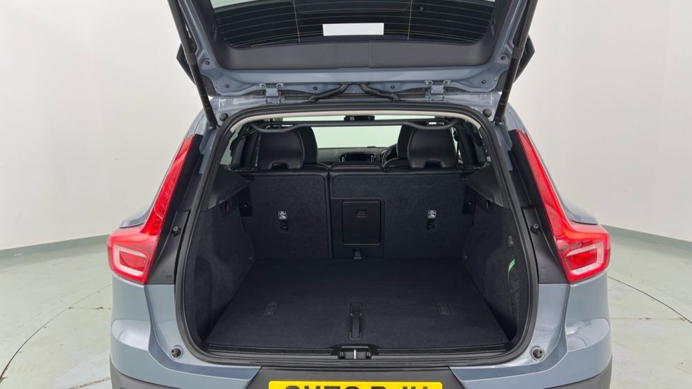 Volvo XC40 Core Black #13