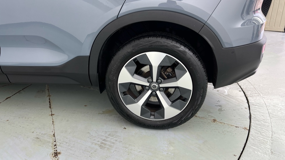 Volvo XC40 Core Black #65