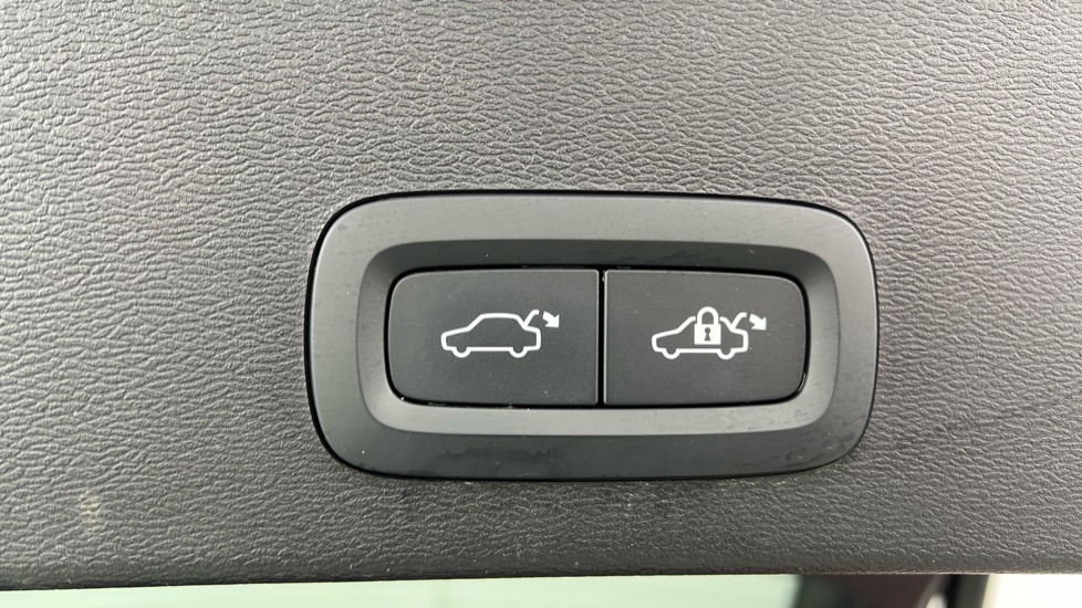 Volvo XC40 Core Black #35