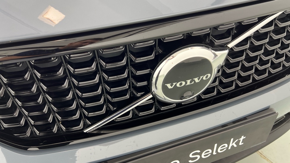 Volvo XC40 Core Black #69