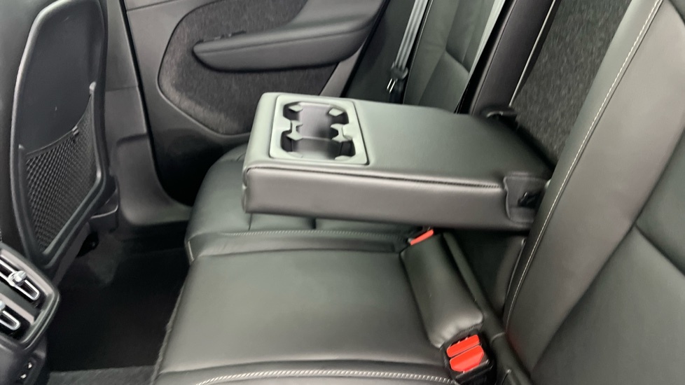 Volvo XC40 Core Black #34