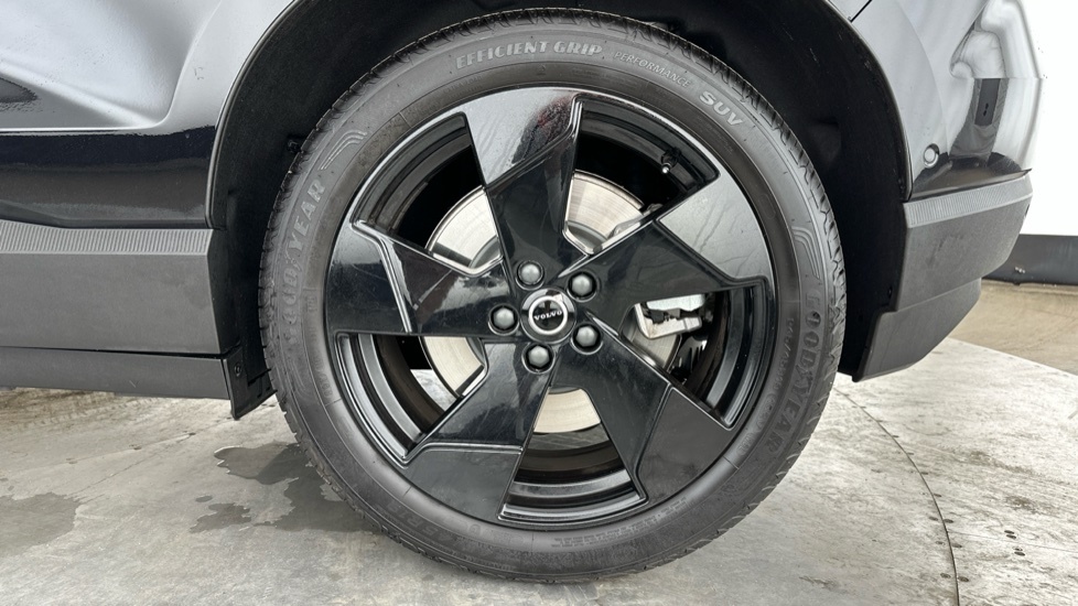 Volvo EX30 Plus, Single Motor Extended Range, Black #16