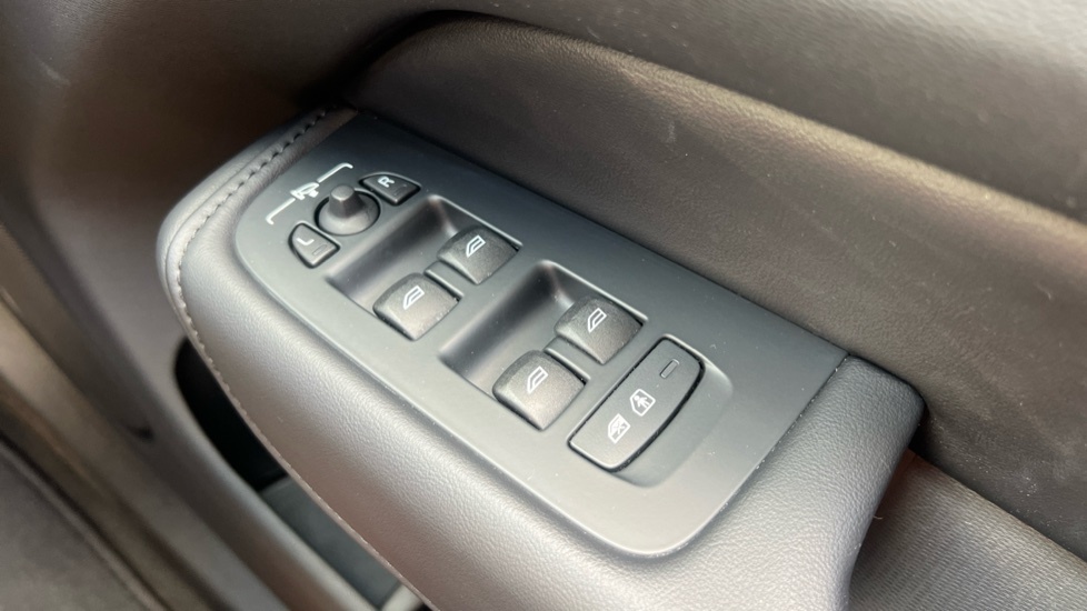 Volvo XC60 Core Blue #23