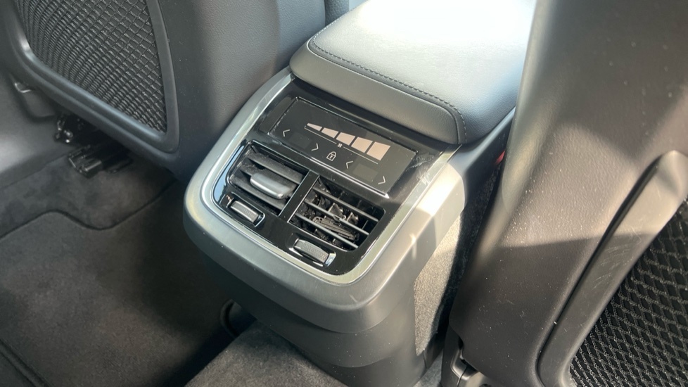Volvo XC60 Core Blue #34