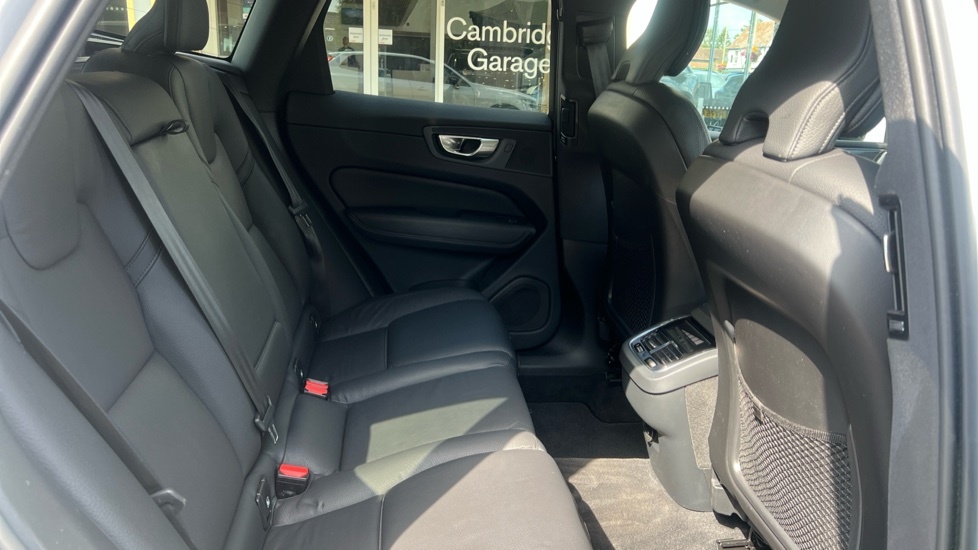 Volvo XC60 2.0 B5p Plus Dark Awd Geartronic White #6