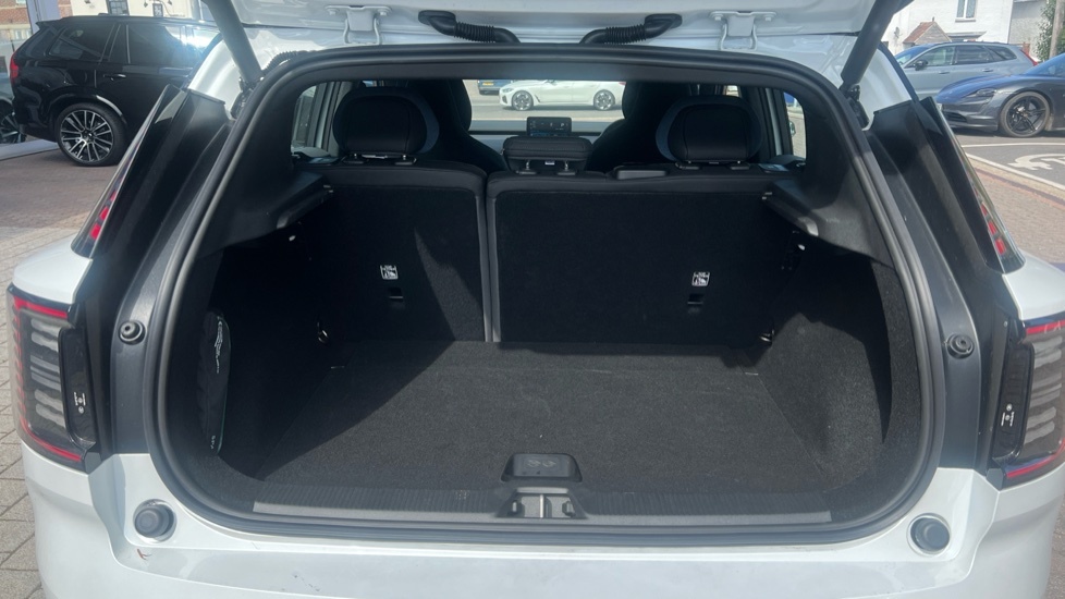 Volvo EX30 Plus White #13
