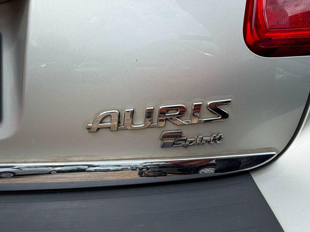 Toyota Auris T Spirit Silver #6