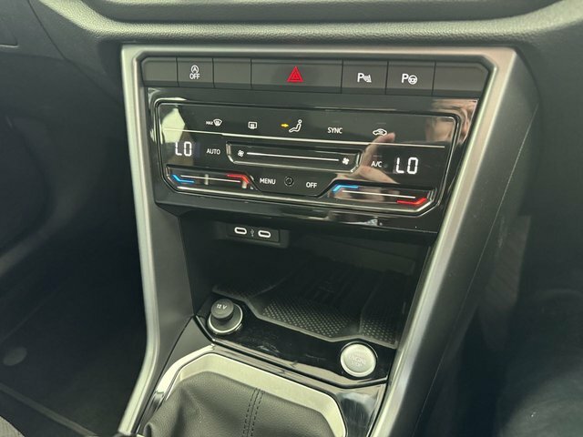 Volkswagen T-Roc 1.5 Tsi Match Suv Dsg Euro 6 S S 150 HT74VXM Grey #4
