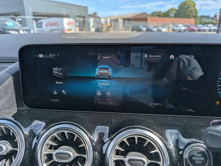 Mercedes-Benz B Class B200d Sport Executive Red #24