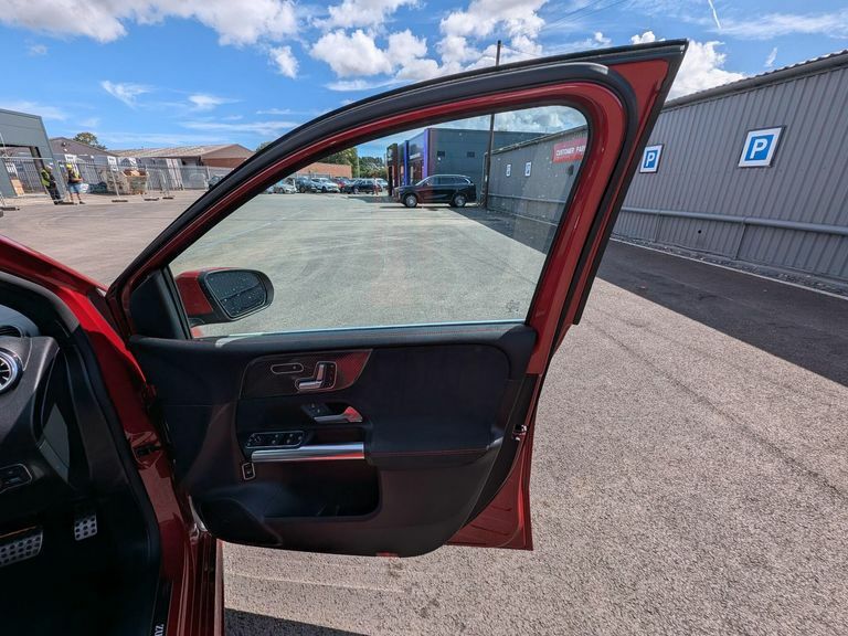 Mercedes-Benz B Class B200d Sport Executive Red #18