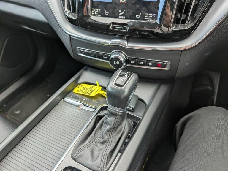 Volvo XC60 D4 Awd R-design Blue #24