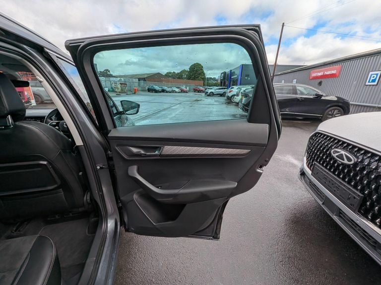 Skoda Karoq 1.5 Tsi Se L Dsg Black #16