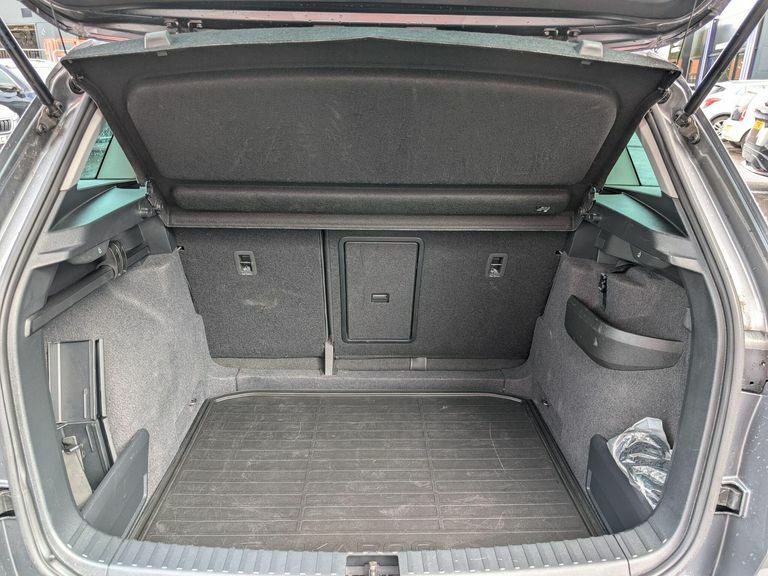 Skoda Karoq 1.5 Tsi Se L Dsg Black #27