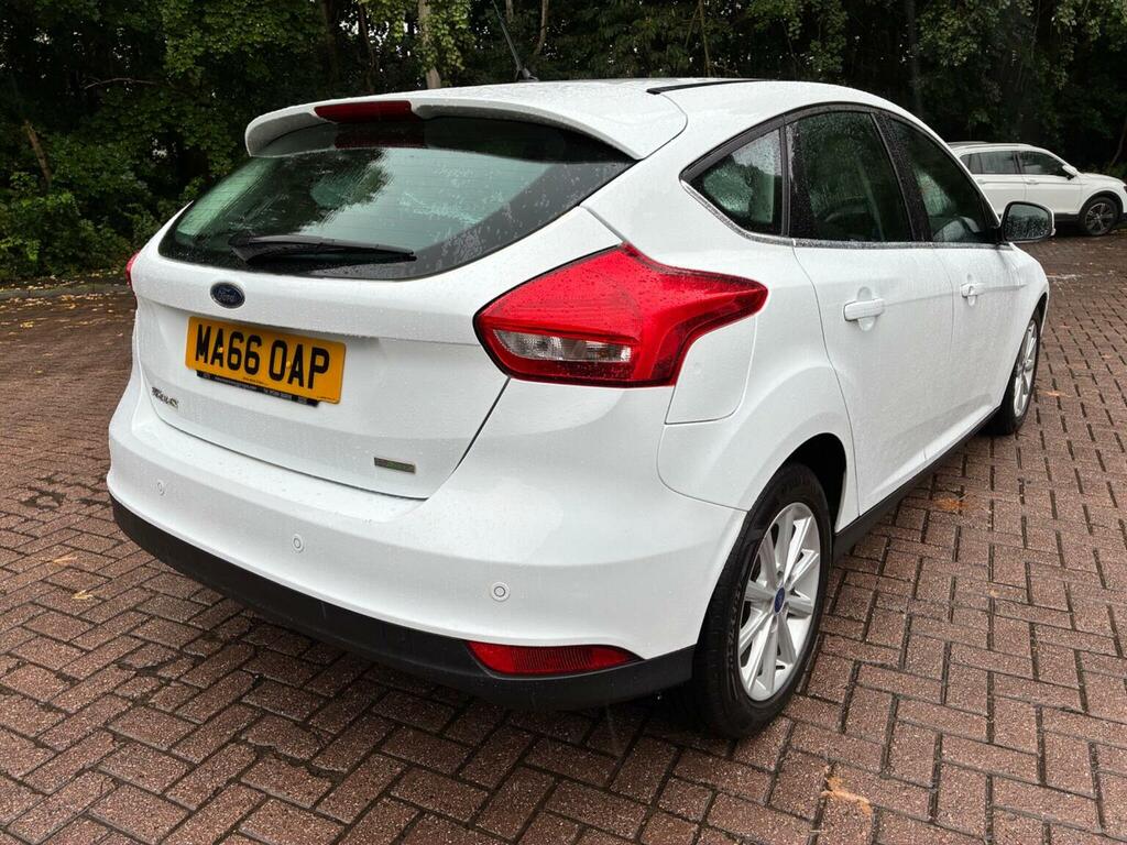 Ford Focus Hatchback 1.0T Ecoboost Titanium Euro 6 Ss MA66OAP White #5