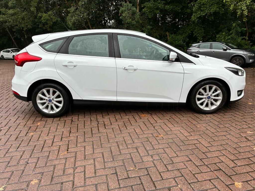 Ford Focus Hatchback 1.0T Ecoboost Titanium Euro 6 Ss MA66OAP White #3