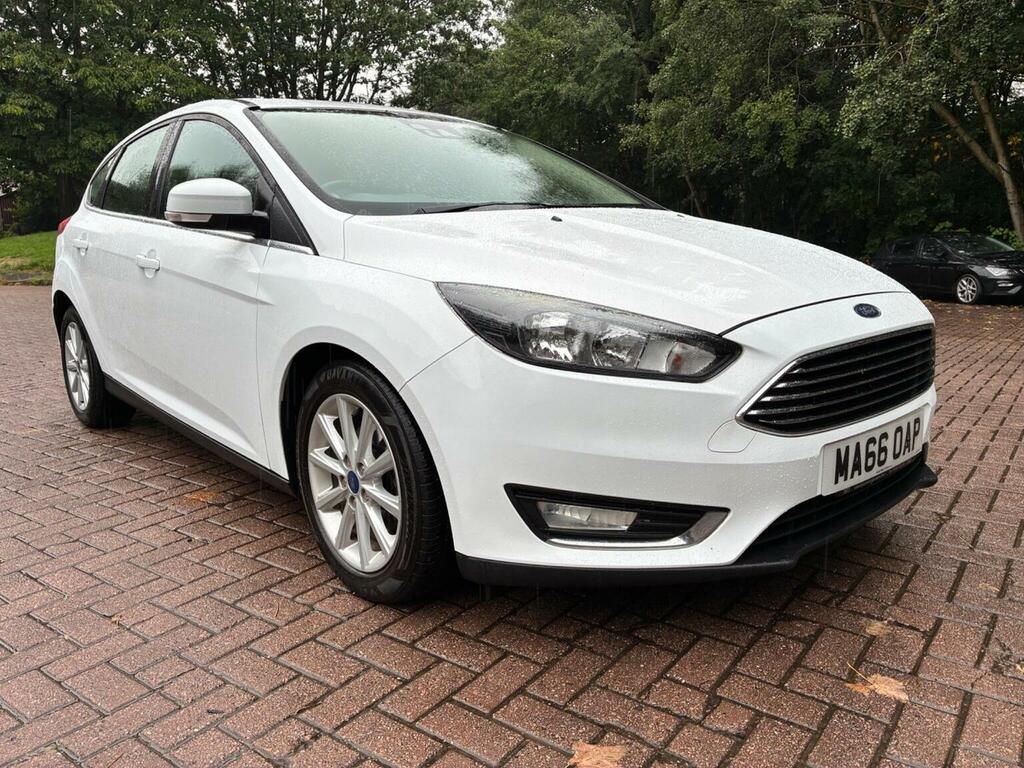 Ford Focus Hatchback 1.0T Ecoboost Titanium Euro 6 Ss White
