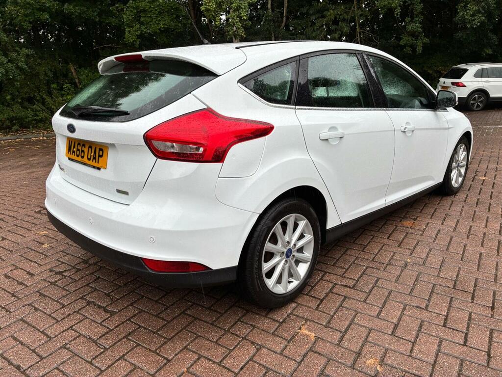 Ford Focus Hatchback 1.0T Ecoboost Titanium Euro 6 Ss MA66OAP White #4