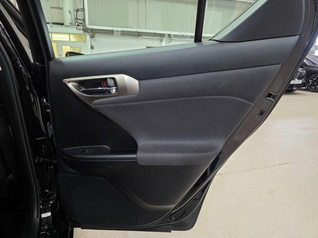 Lexus CT 200H Luxury Blue #17