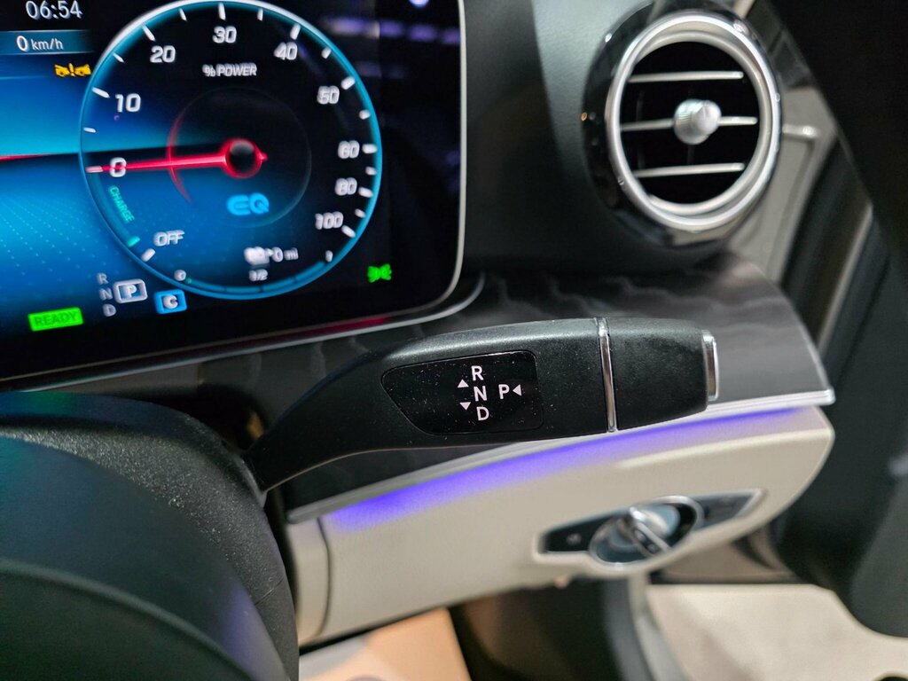 Mercedes-Benz E Class E320 White #19