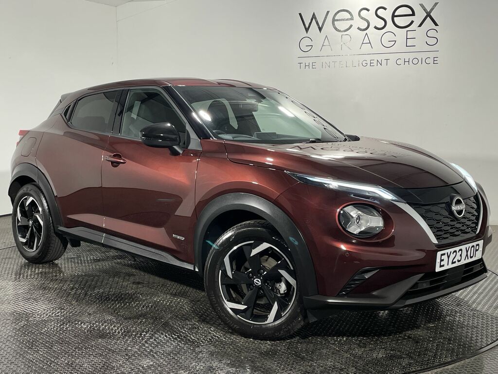 Nissan Juke 1.6 Hybrid N-connecta Red