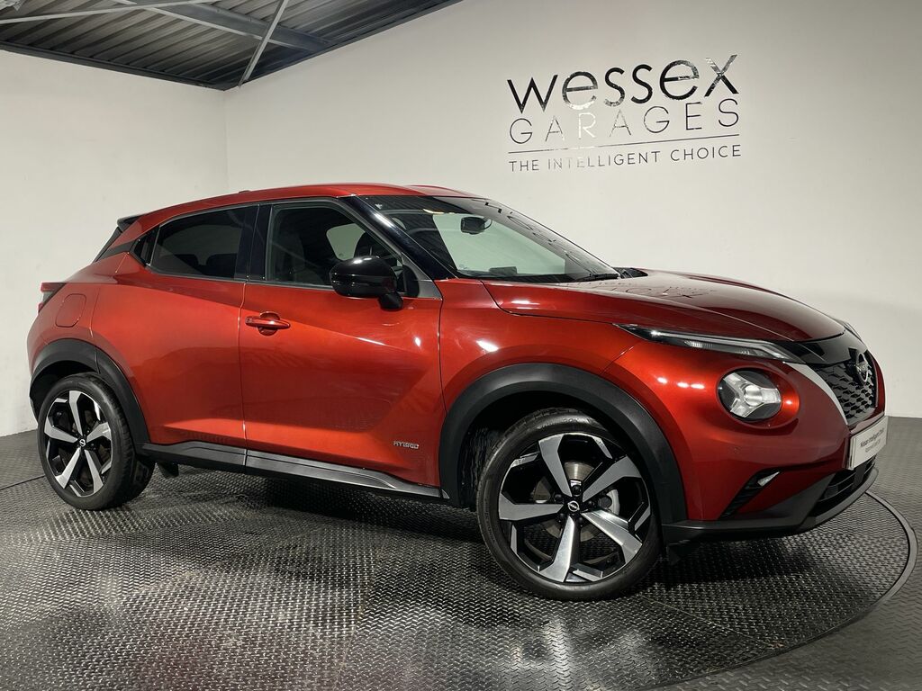 Nissan Juke 1.6 Hybrid Tekna Red