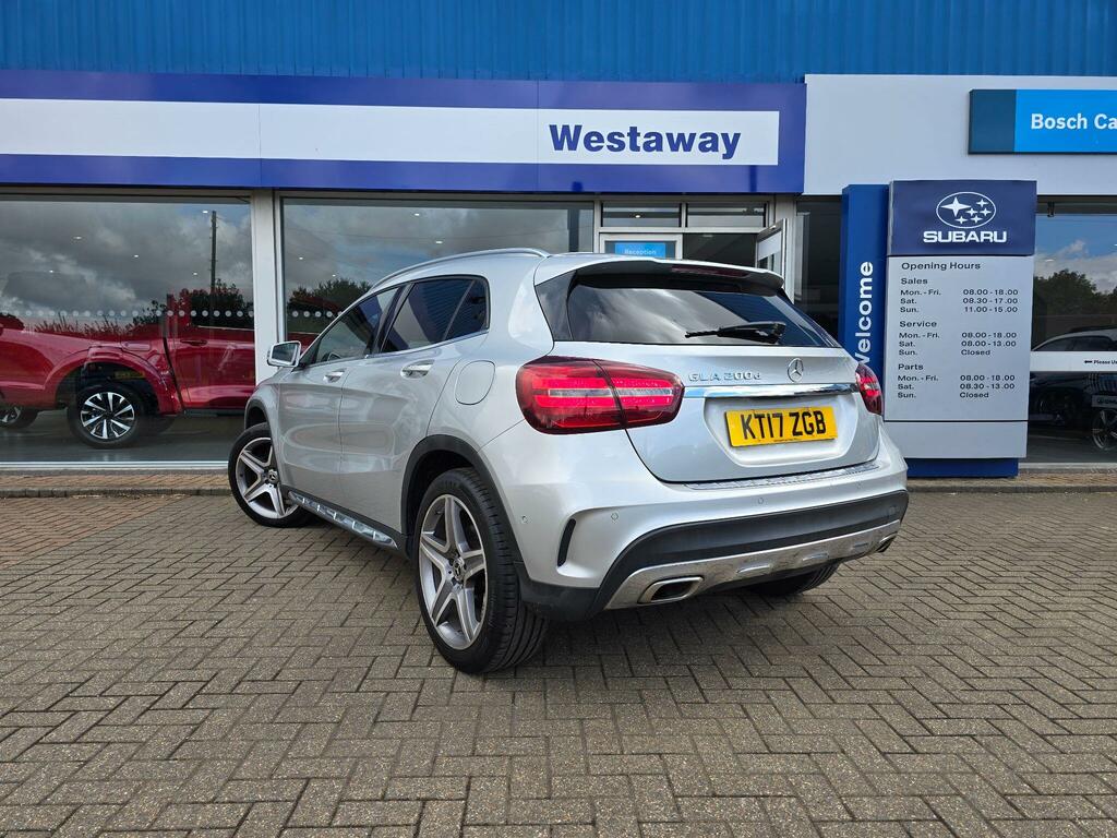Mercedes-Benz GLA Class Gla 200D Amg Line Premium Plus Silver #2