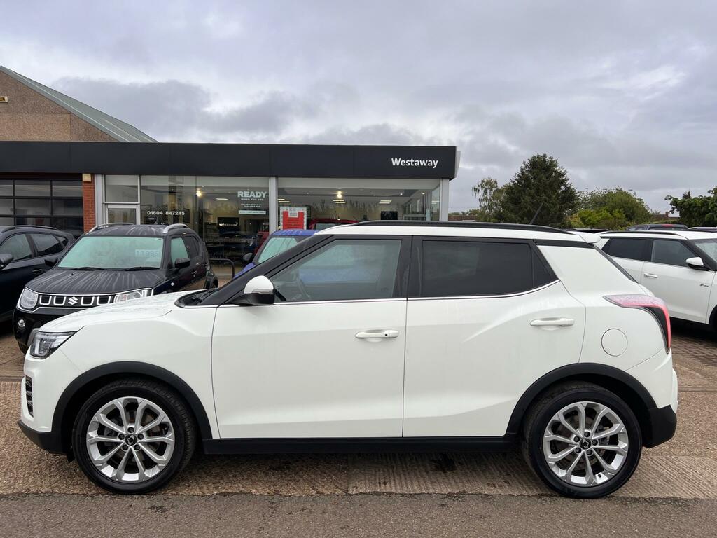 SsangYong Tivoli 1.5P Ultimate White #5