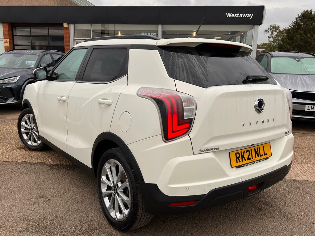 SsangYong Tivoli 1.5P Ultimate White #4