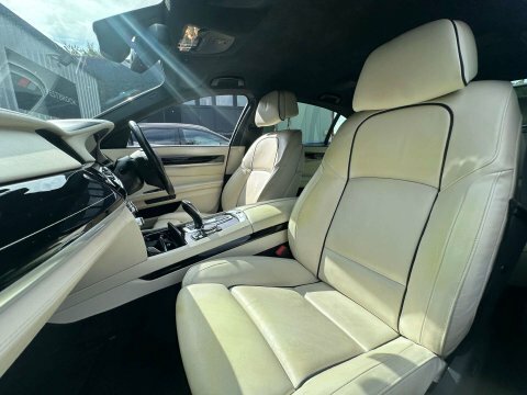 BMW 7 Series Automatic Black #23