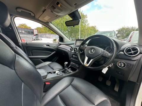Mercedes-Benz B Class Hatchback Blue #12
