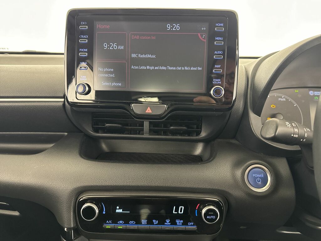 Mazda 2 Se-l White #11