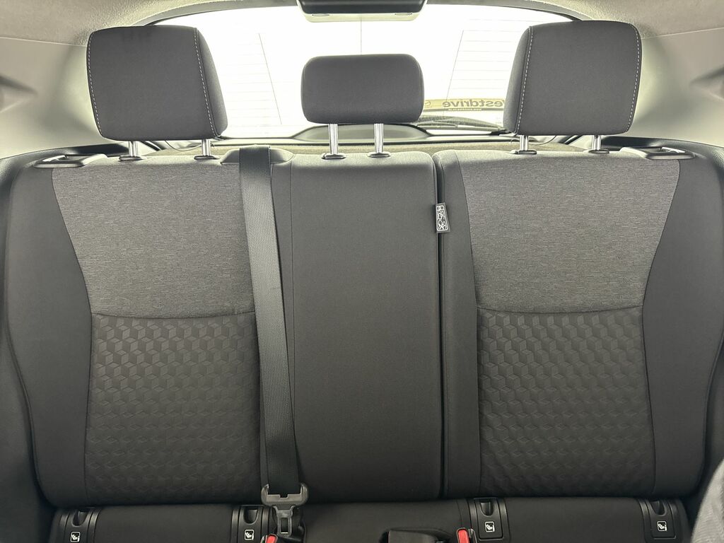 Mazda 2 Se-l White #23