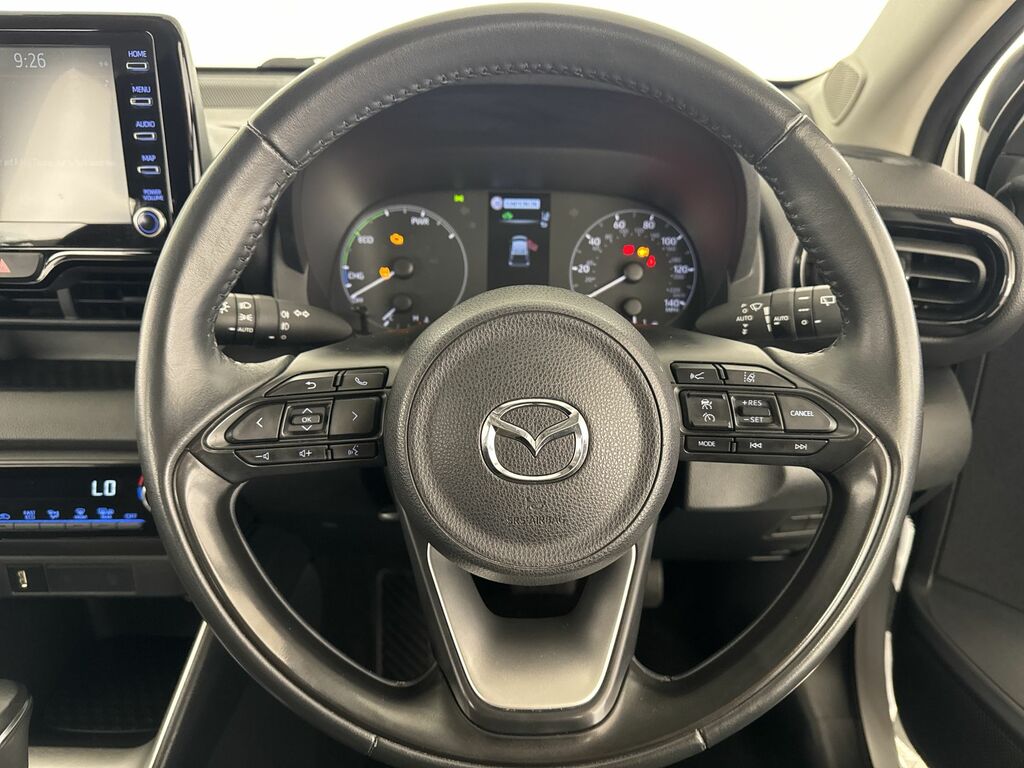 Mazda 2 Se-l White #20