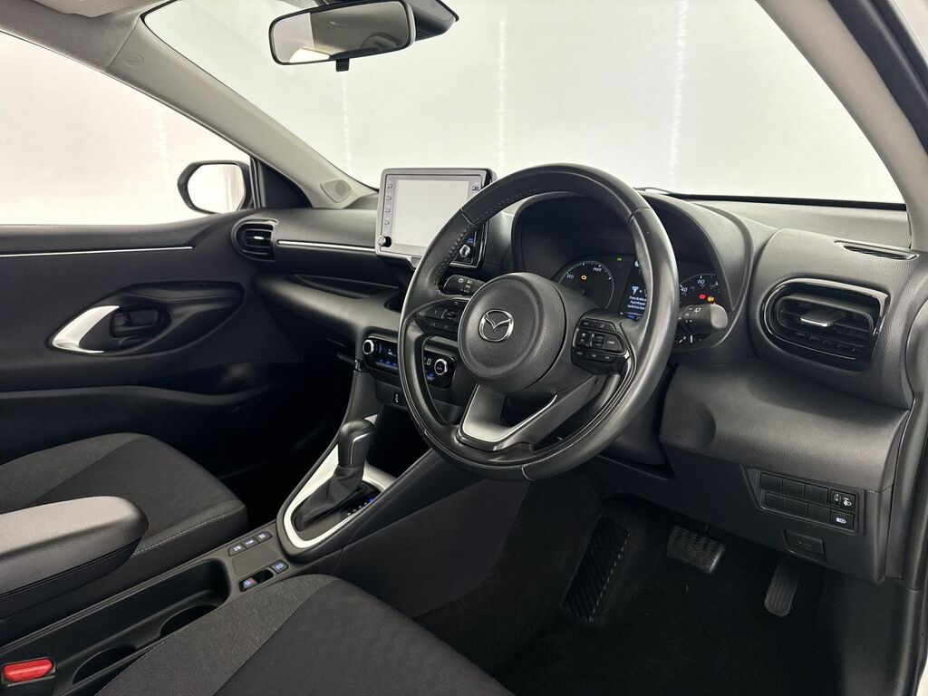 Mazda 2 Se-l White #10