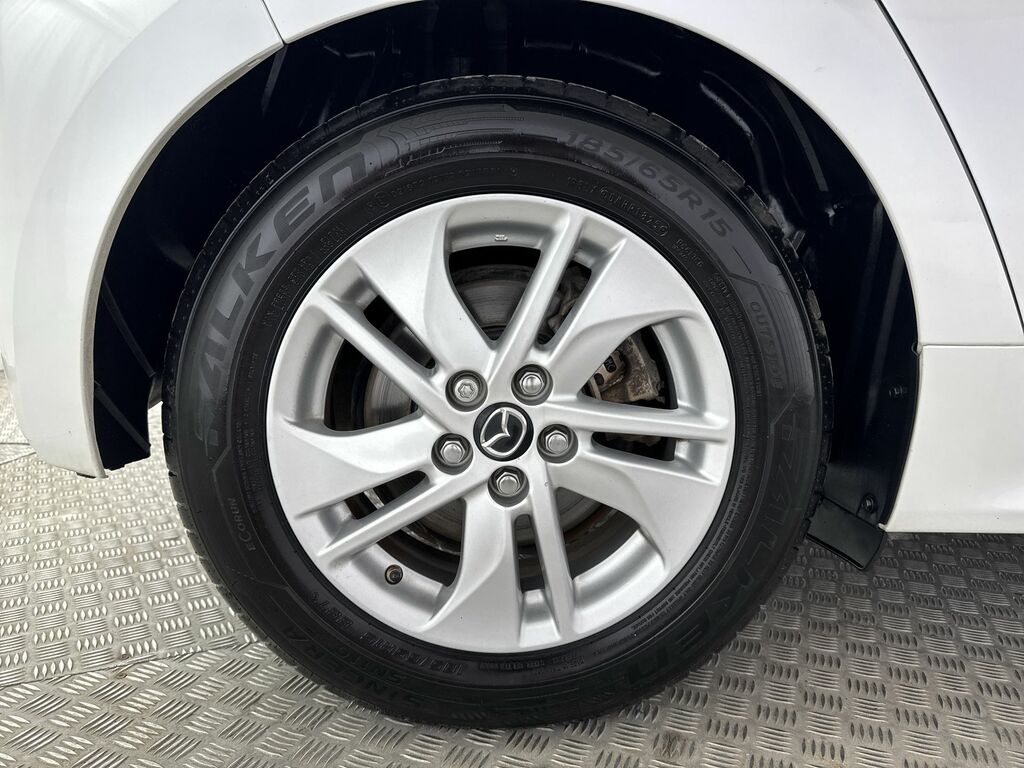 Mazda 2 Se-l White #13