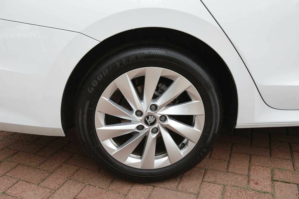 Skoda Octavia Estate Se L 1.5 Tsi 150 Ps 6G Man White #5