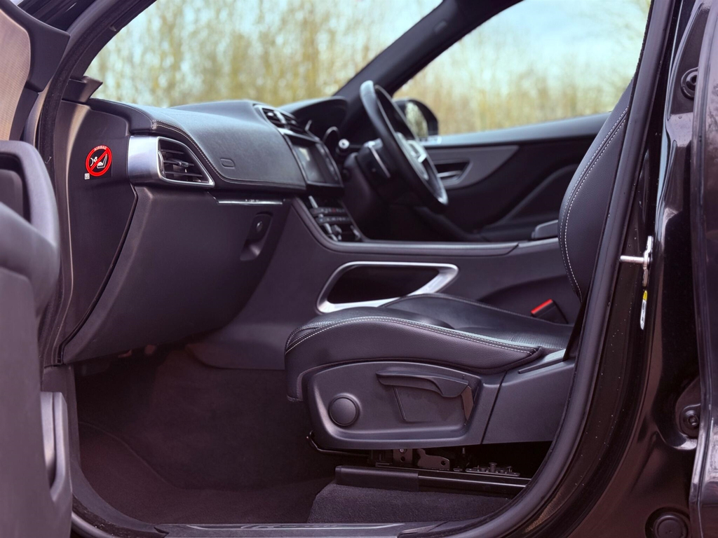 Jaguar F-Pace V6 S Awd Black #38
