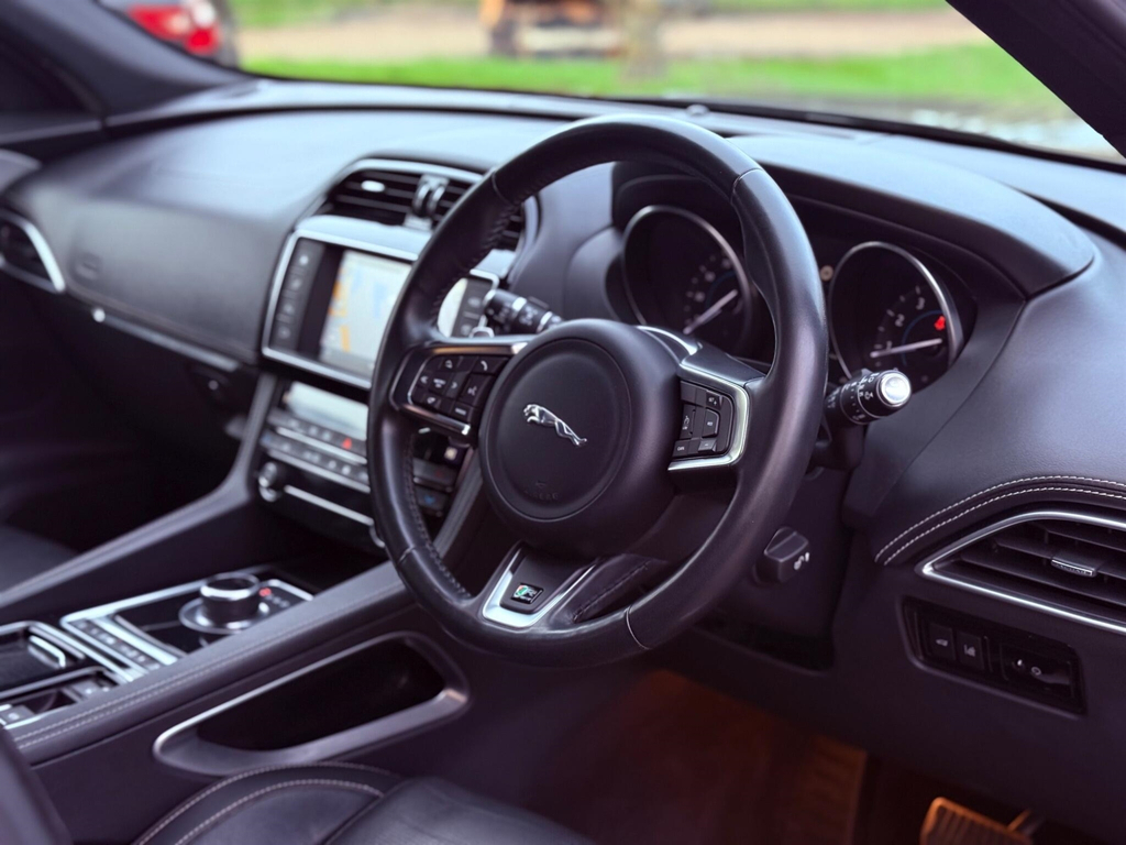 Jaguar F-Pace V6 S Awd Black #35