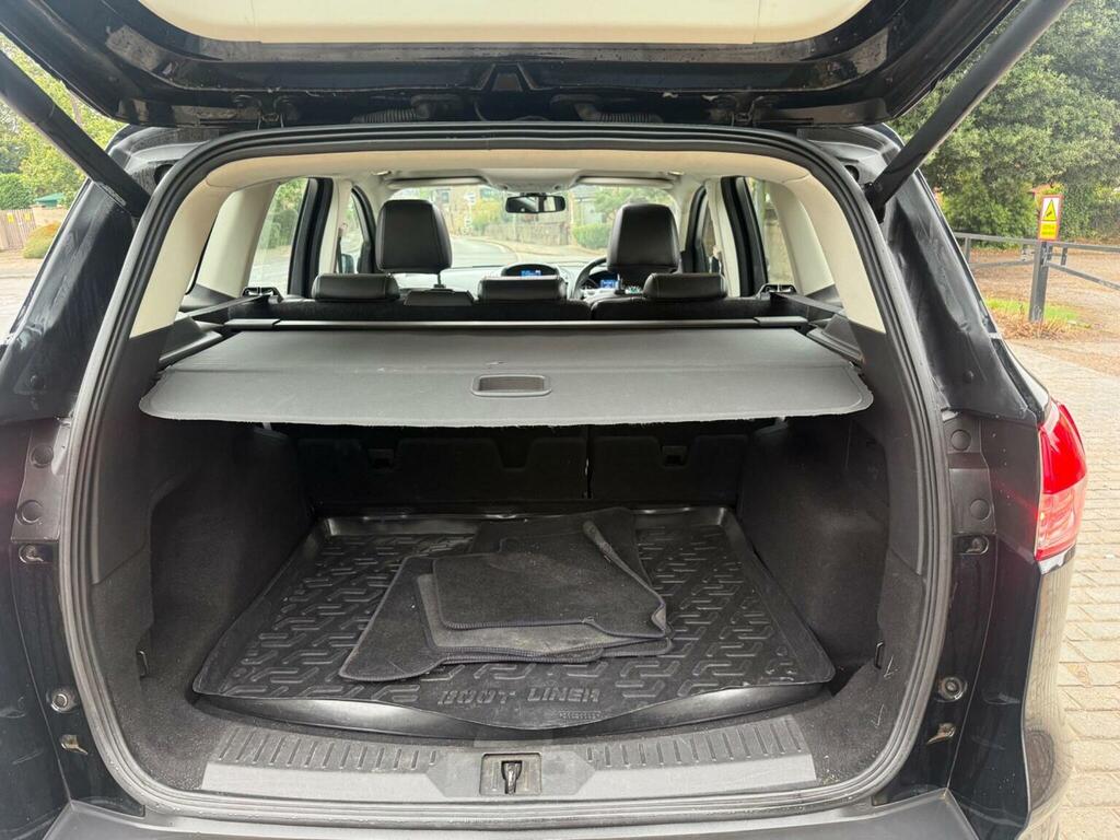 Ford Kuga 2.0 Zetec Tdci 138 Bhp White #24
