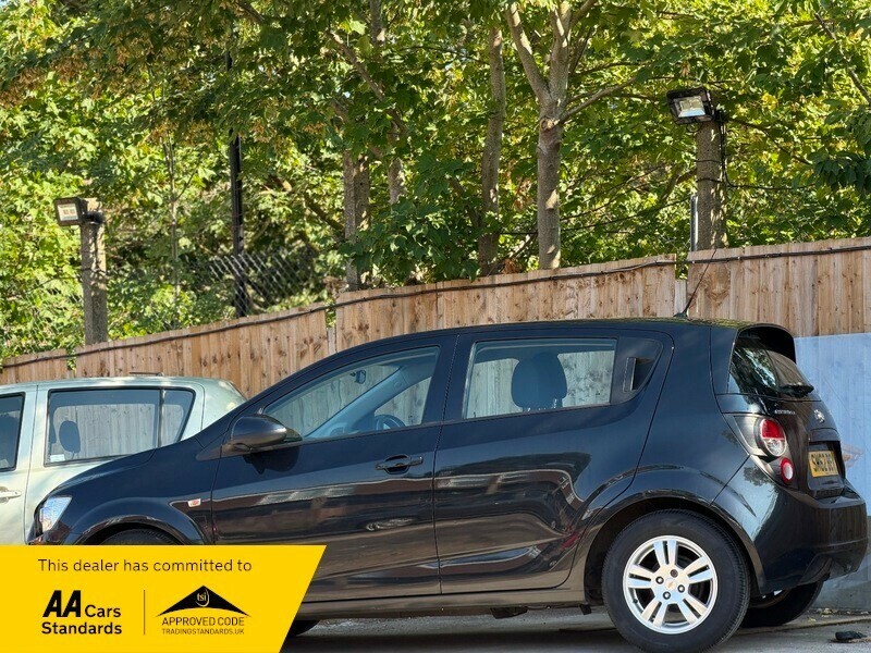 Chevrolet Aveo Lt Black #4