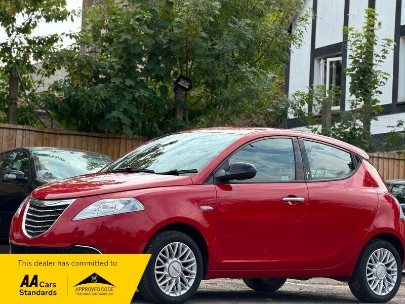 Chrysler Ypsilon Se Red #3