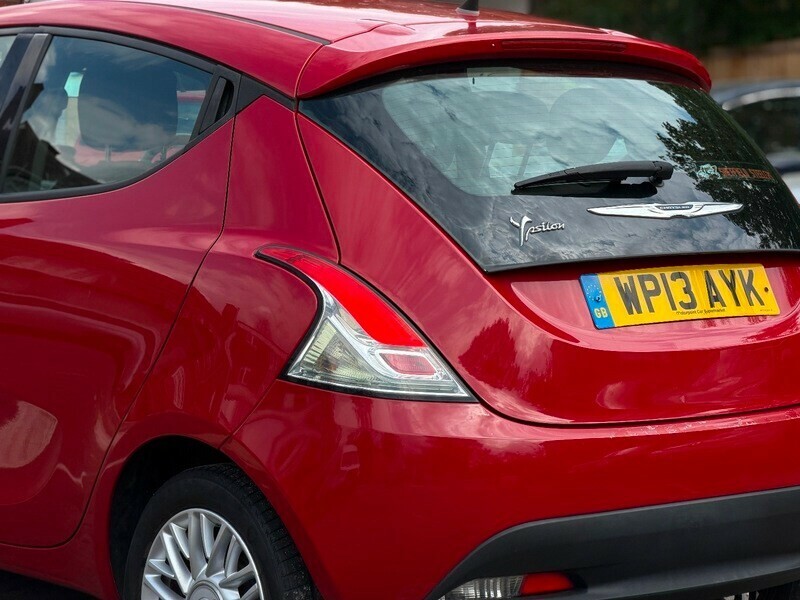 Chrysler Ypsilon Se Red #6