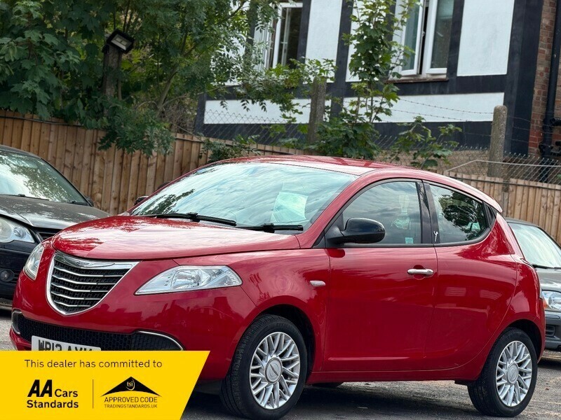 Chrysler Ypsilon Se Red