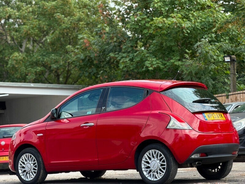 Chrysler Ypsilon Se Red #5