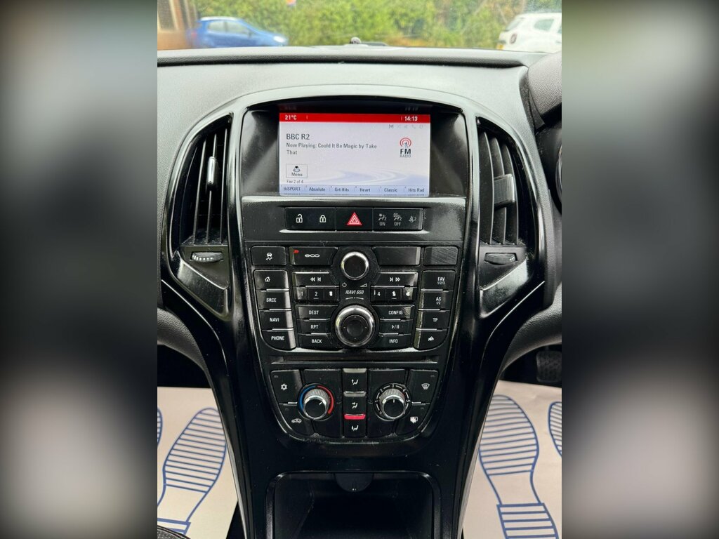 Vauxhall Astra Hatchback Black #32