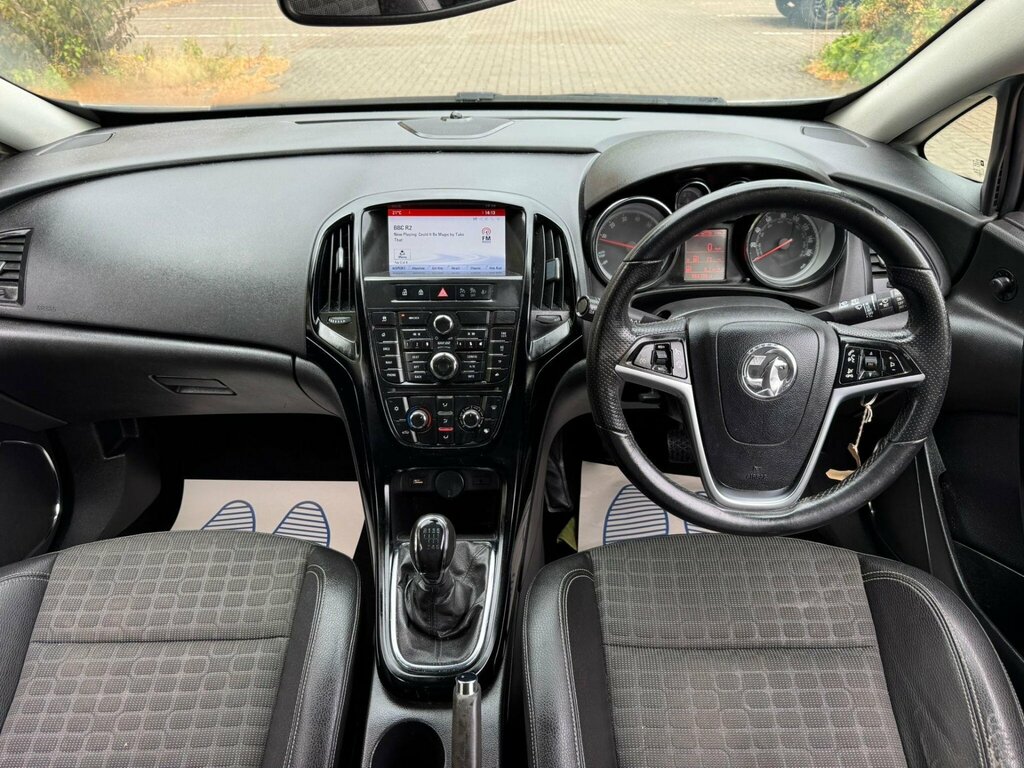 Vauxhall Astra Hatchback Black #27