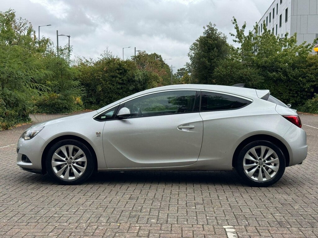 Vauxhall Astra Hatchback Black #7